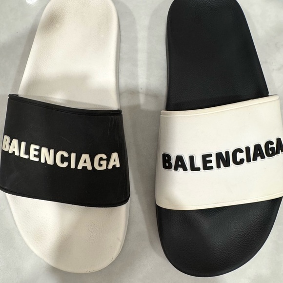 Balenciaga Dual-Tone Logo Slides in Black and White - Picture 1 of 6